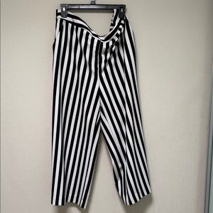 Worthington Black and White Striped Wide Leg Pants